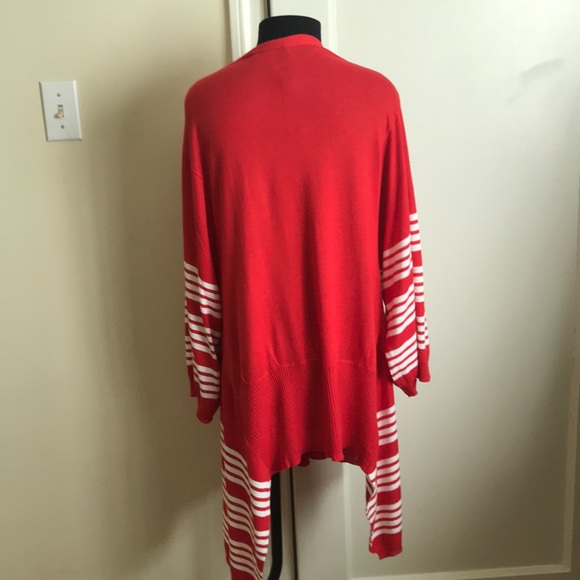 sweater - Picture 2 of 8